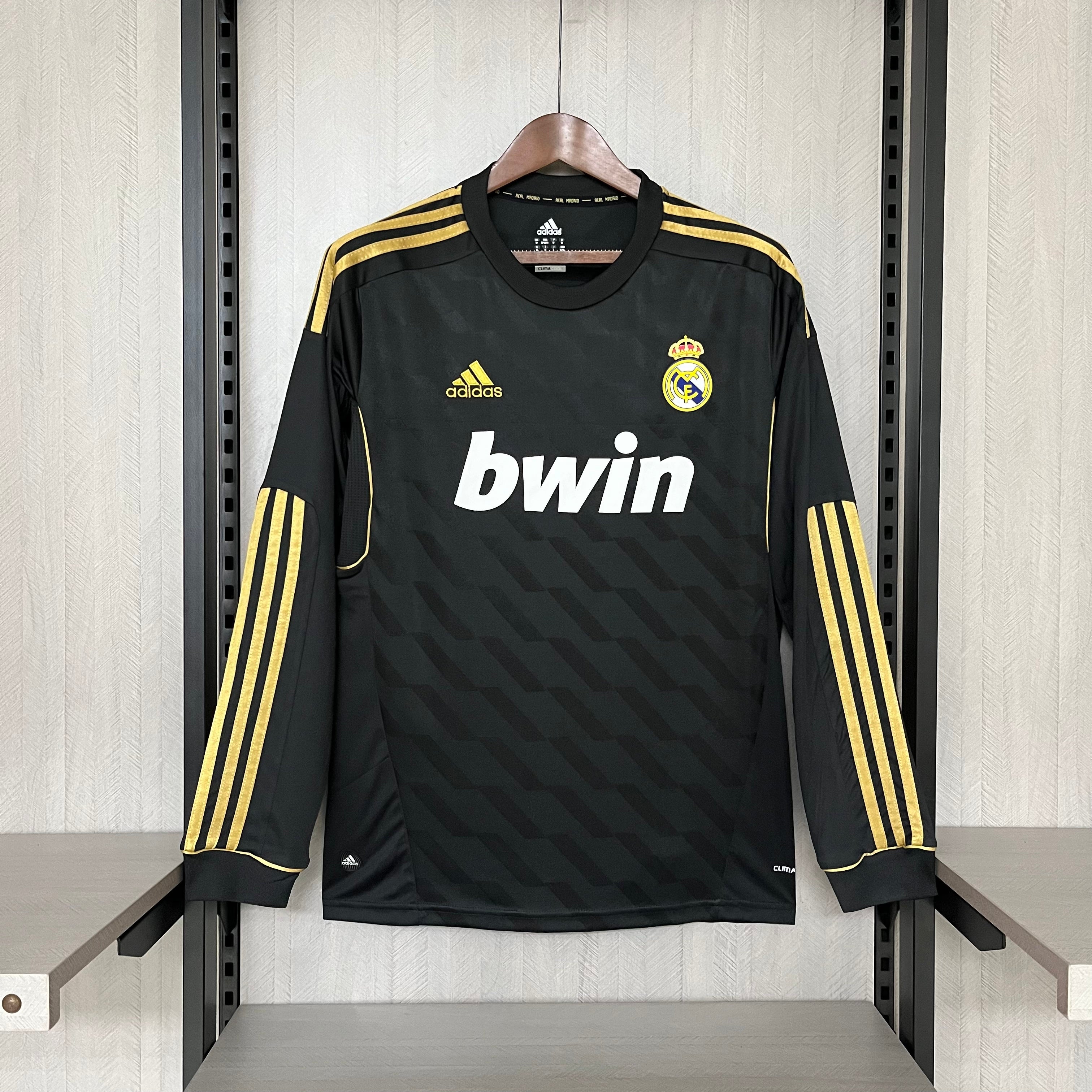 Retro Real Madrid 11/12 Away